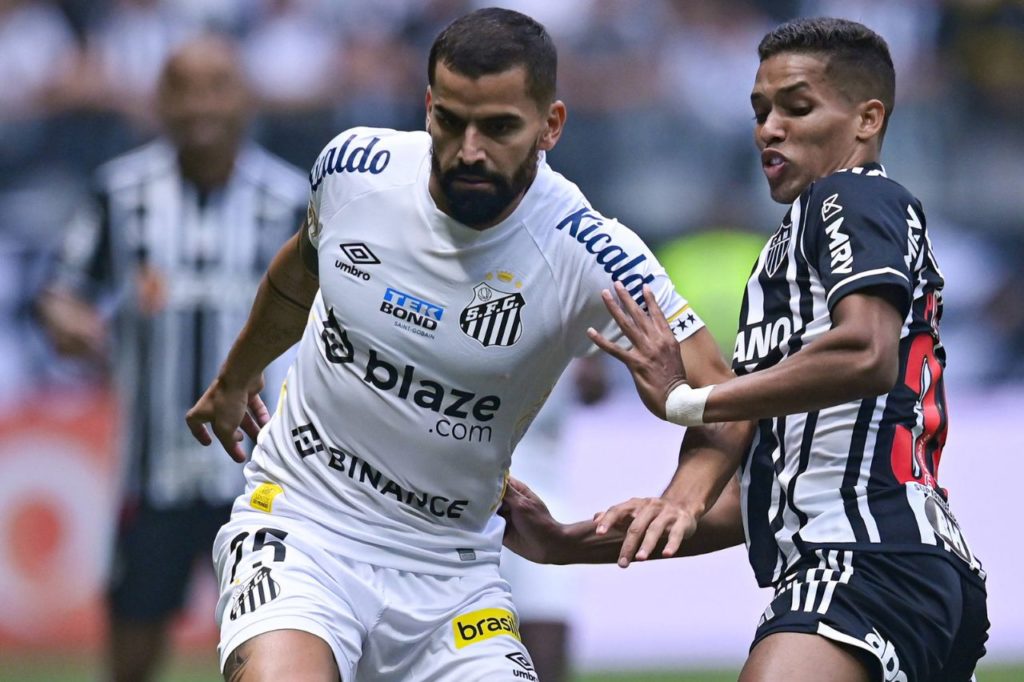 Tomás-Rincón-Santos-imago1033821037h Volante Tomás Rincón jogando pelo Santos no Brasileirão