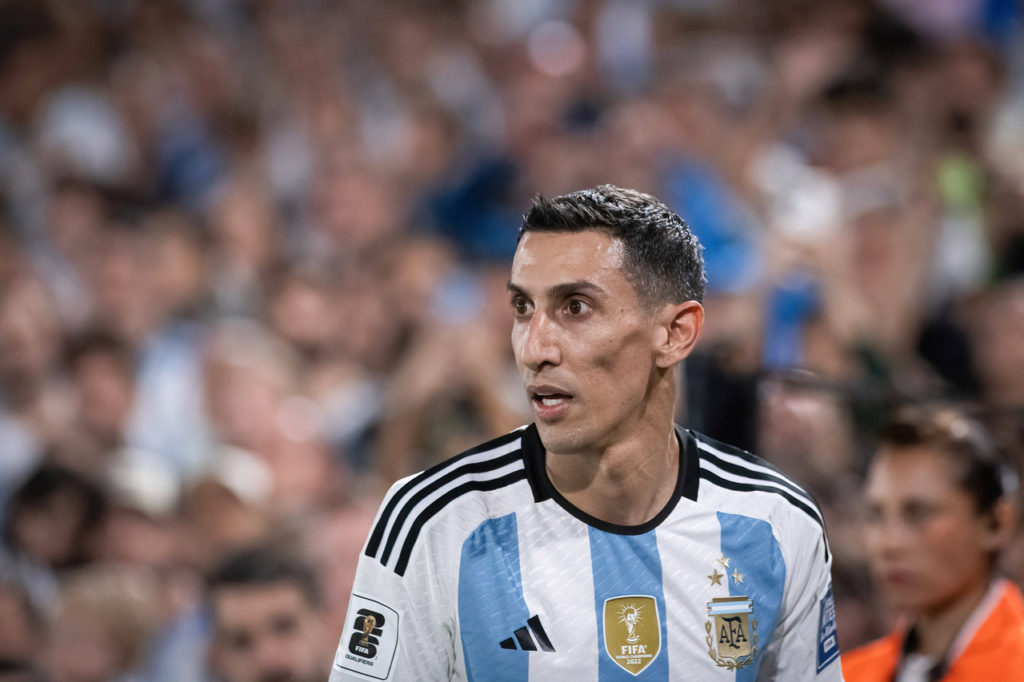 Di María, meia da Argentina, atuando pelo seu país.