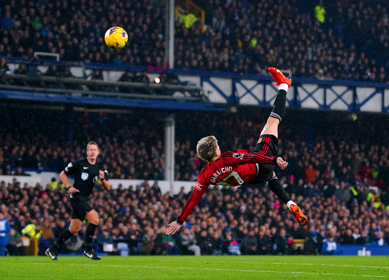 Com golaço, United vence o Everton na Premier League
