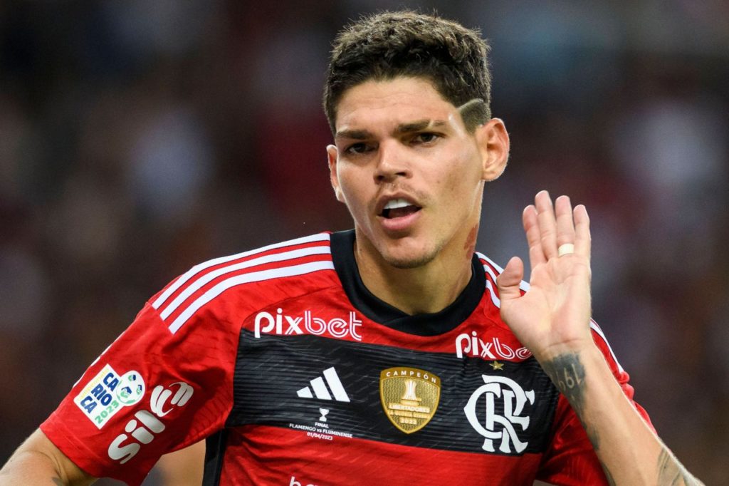 Ayrton-Lucas-Flamengo-gol-imagoimago1027056184h Lateral Ayrton Lucas comemora gol pelo Flamengo