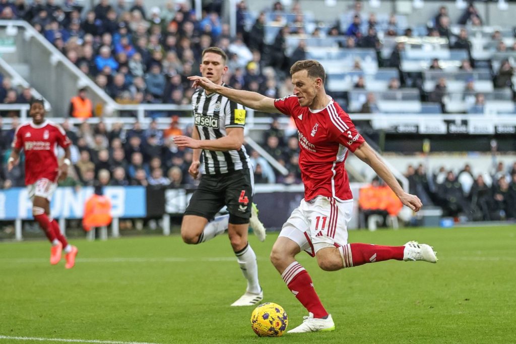 Chris-Wood-Nottingham-Forest-gol-imago1038348447h Atacante Chris Wood marcando gol na vitória do Nottingham Forest em cima do Newcastle pela Premier League