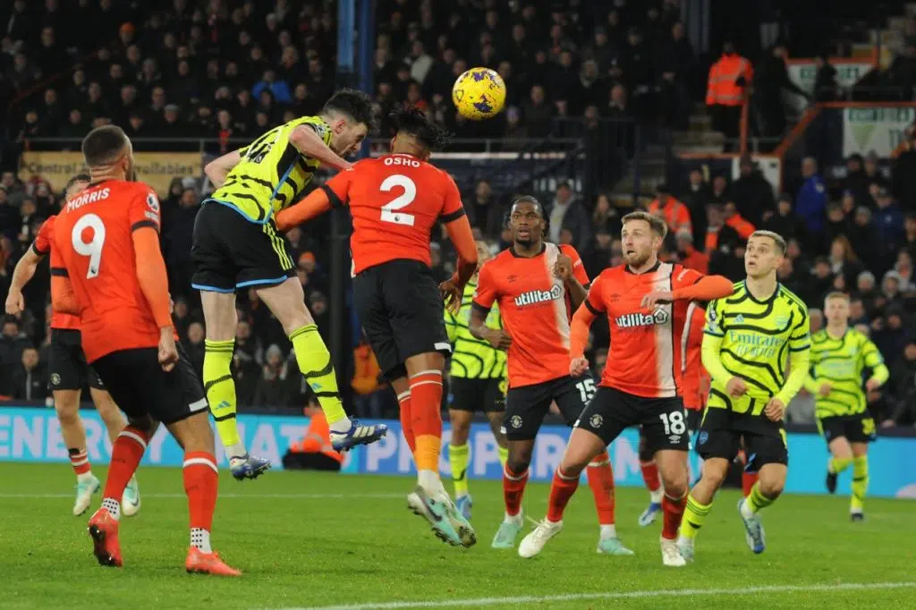 Premier League: Arsenal bate Luton Town em jogo de duas viradas