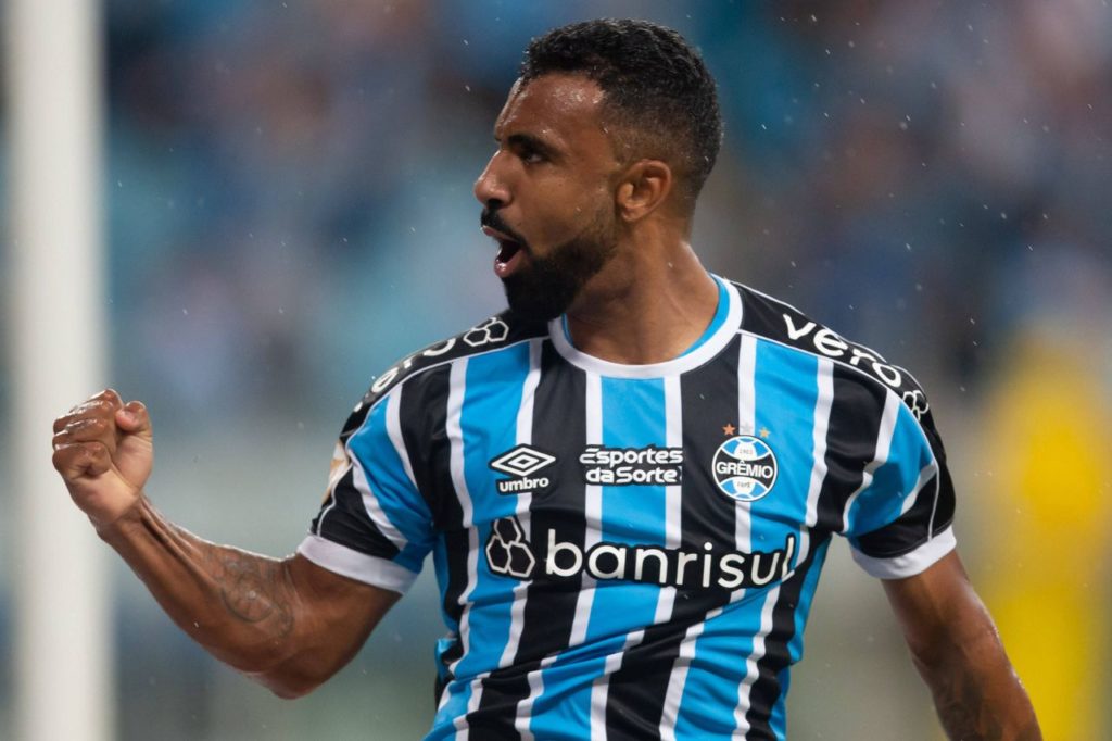 Everton-Galdino-Grêmio-gol-imago1030031833h Everton Galdino comemorando gol pelo Grêmio no Brasileirão