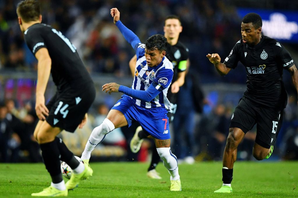 Gabriel-Verón-Porto-jogo-imago1014707159h Atacante Gabriel Verón, que está perto do Cruzeiro, jogando pelo Porto