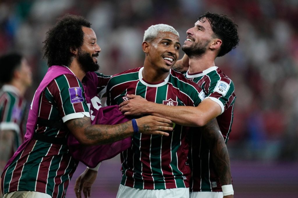 Marcelo-John-Kennedy-Martinelli-Fluminense-gol-imago1038170602h John Kennedy comemora com Marcelo e Martinelli o segundo gol do Fluminense sobre o AL Ahly no Mundial de Clubes