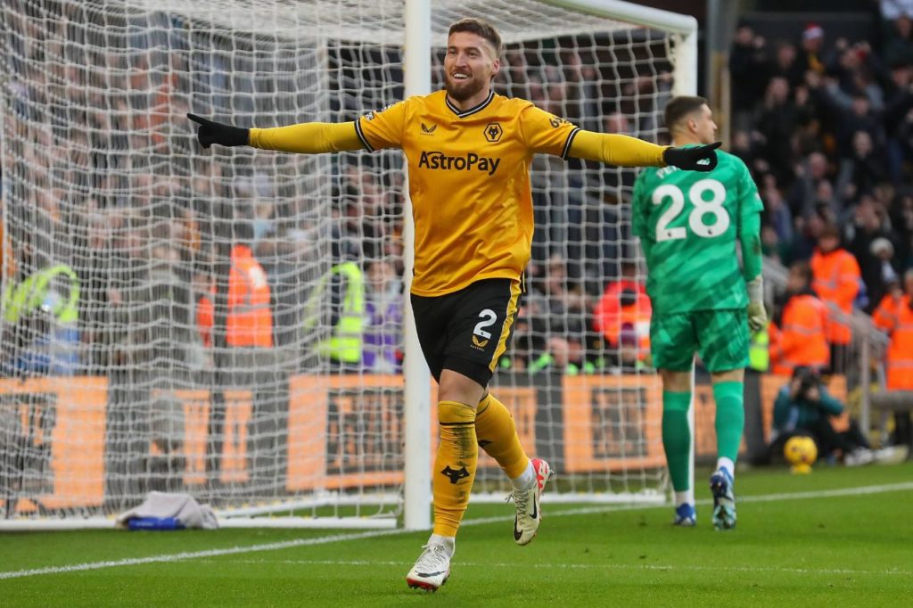 Matt-Doherty-Wolverhampton-gol-imago1038329553h Lateral Doherty comemorando gol do Wolverhampton na vitória sobre o Chelsea pela Premier League
