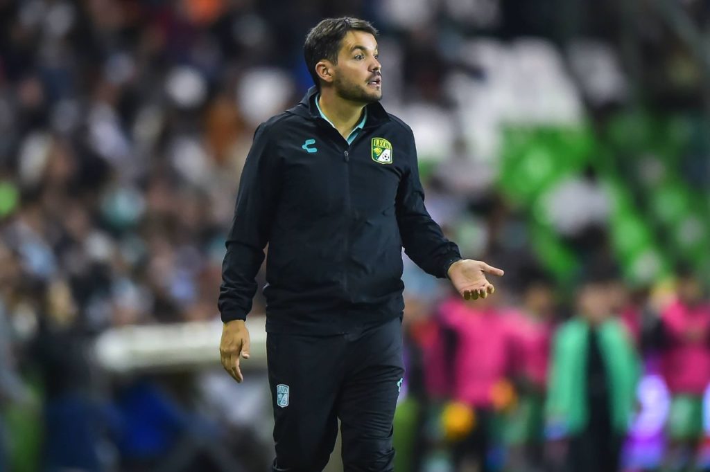 Nicolás-Larcamón-técnico-León-imago1037379778h O técnico Nicolás Larcamón quando estava no comando do León, do México