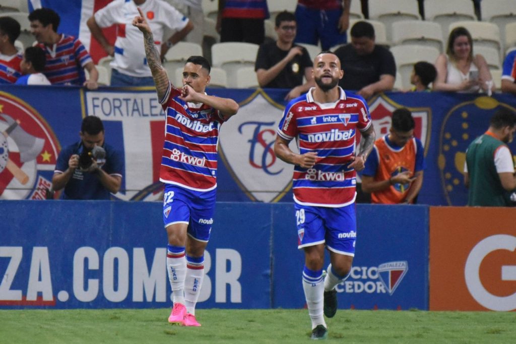 Pikachu-Guilherme-Fortaleza-jogo-imago1037233805h Pikachu e Guilherme comemoram gol do Fortaleza em jogo do Brasileirão