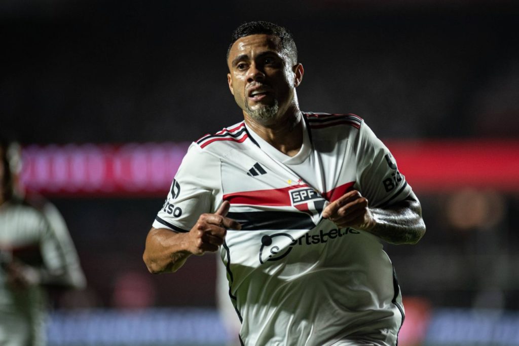 Wellington-Rato-São-Paulo-gol-imago1033430957h Meia Wellington Rato comemorando gol pelo São Paulo
