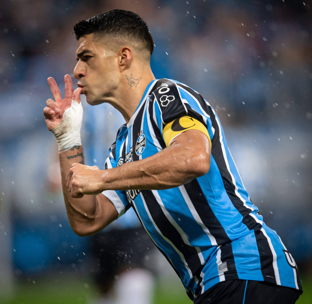 Suárez marca 1º gol no Brasileirão, mas Grêmio deixa Red Bull Bragantino  empatar no fim 