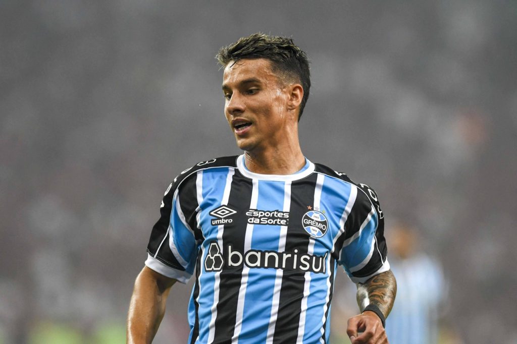 Ferreira, atacante do Grêmio, durante um jogo do time pelo Brasileiro.