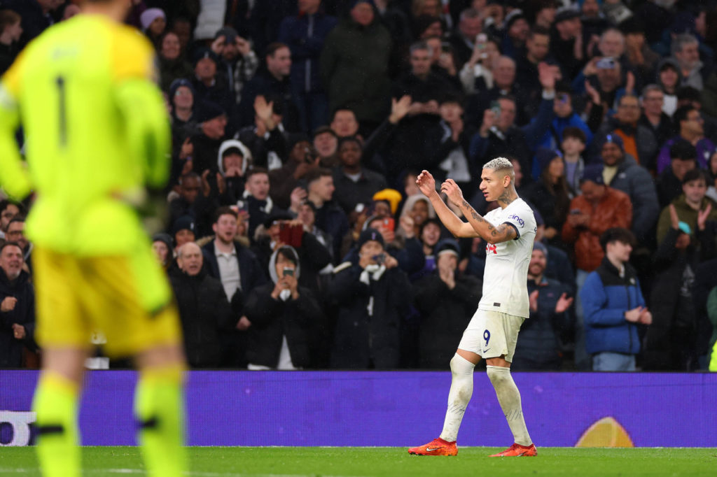 Richarlison-Tottenham-Jogo-imago1038469060h Richarlison, do Tottenham, comemora um dos gols do time na Premier League.