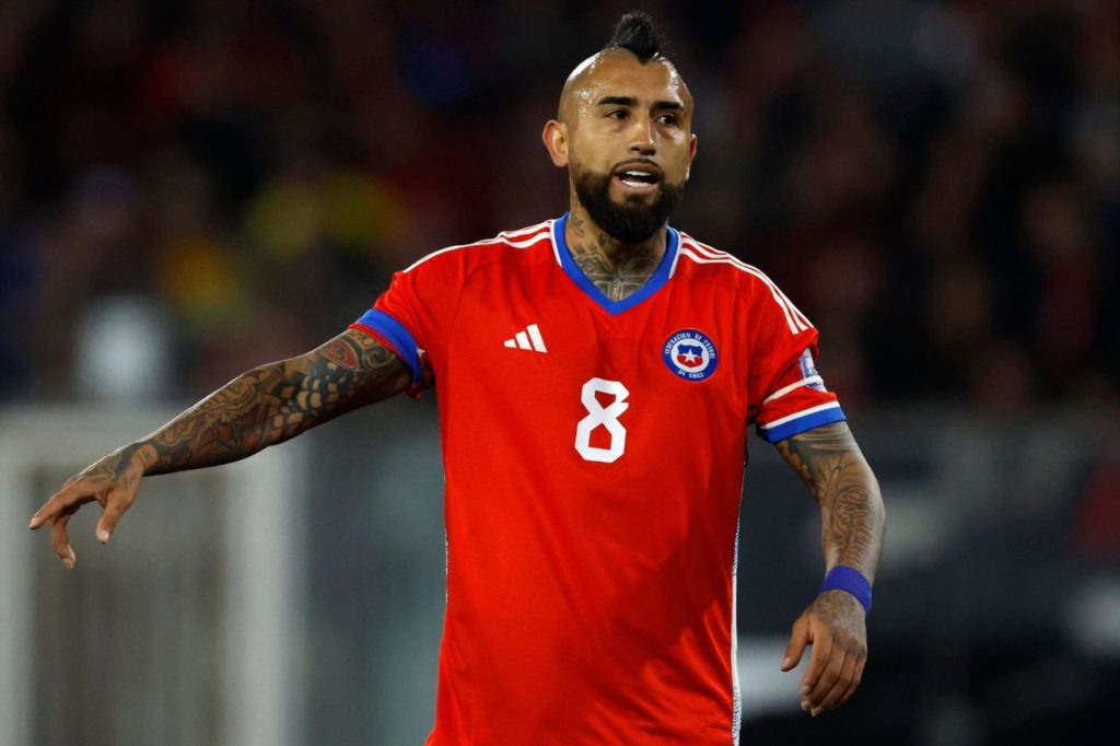 Arturo-Vidal-Chile-jogo-imago1034373802h Volante Vidal em jogo da seleção chilena