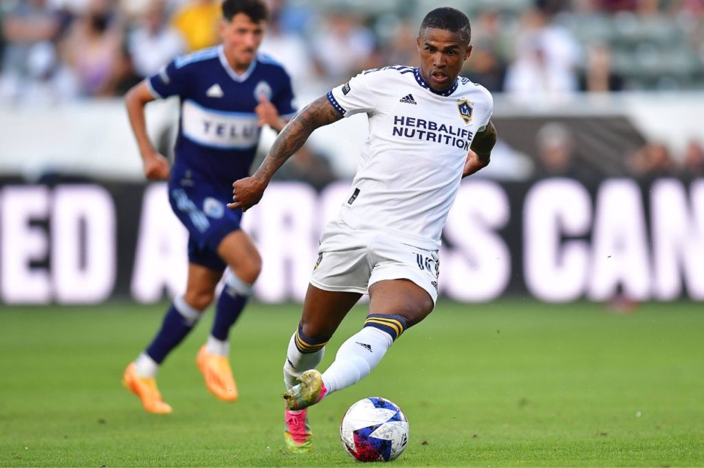 Douglas-Costa-LA-Galaxy-jogo-imago1032729720h Douglas Costa jogando pelo Los Angeles Galaxy, da MLS