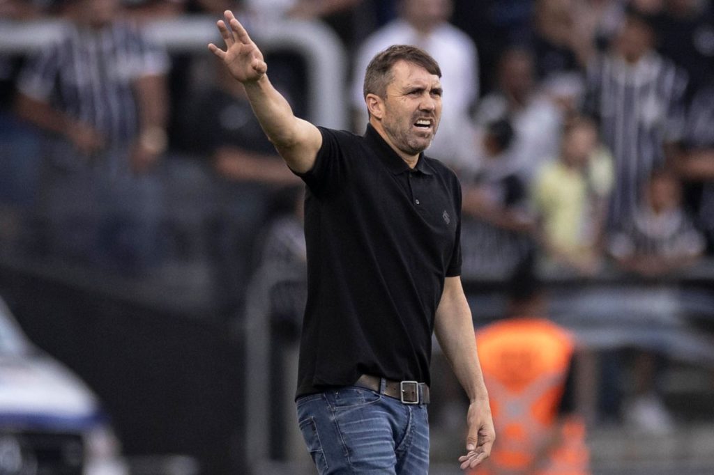 Técnico Eduardo Coudet no comando do Internacional