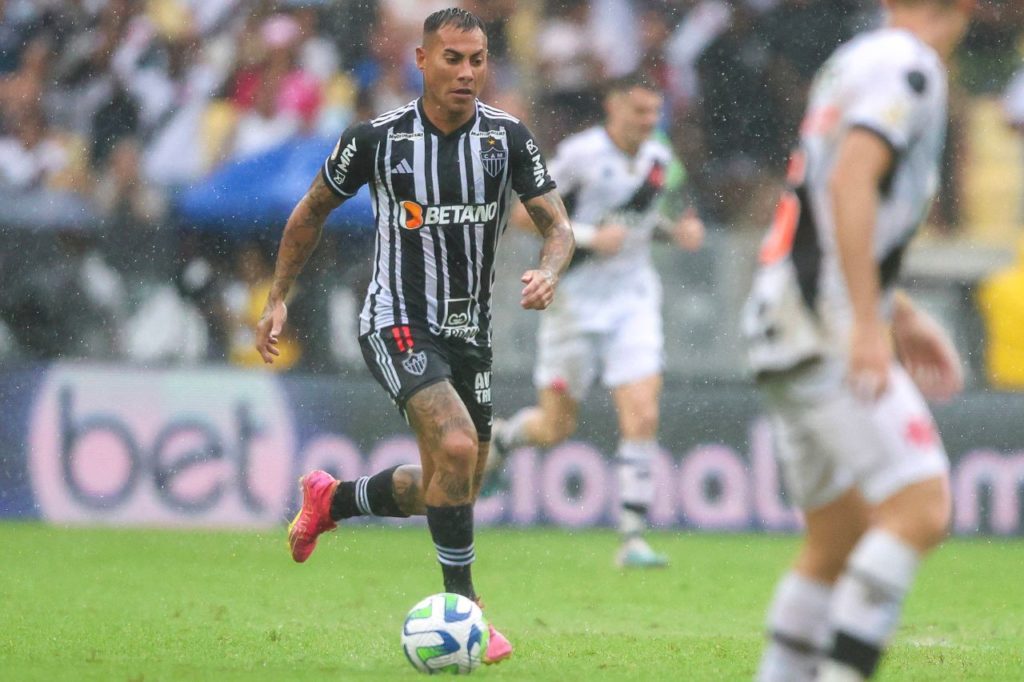 Eduardo-Vargas-Atlético-MG-jogo-imago1033569932h Vargas, que está na mira do Vasco, jogando pelo Atlético Mineiro