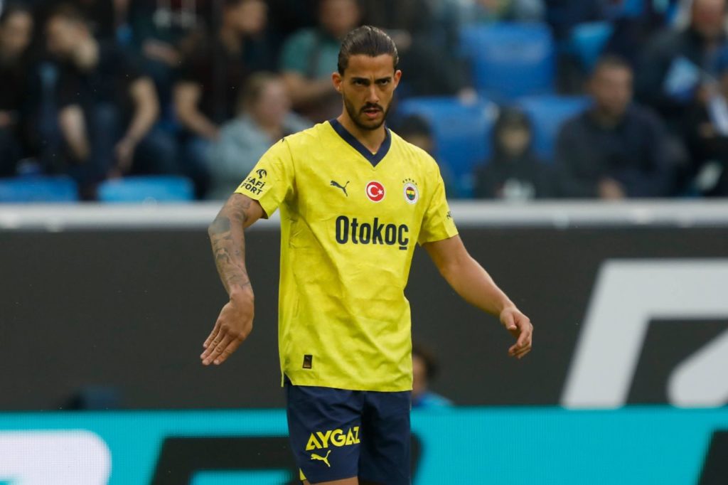 Gustavo-Henrique-zagueiro-jogo-imago1031596346h Zagueiro Gustavo Henrique em jogo do Fenerbahçe, da Turquia