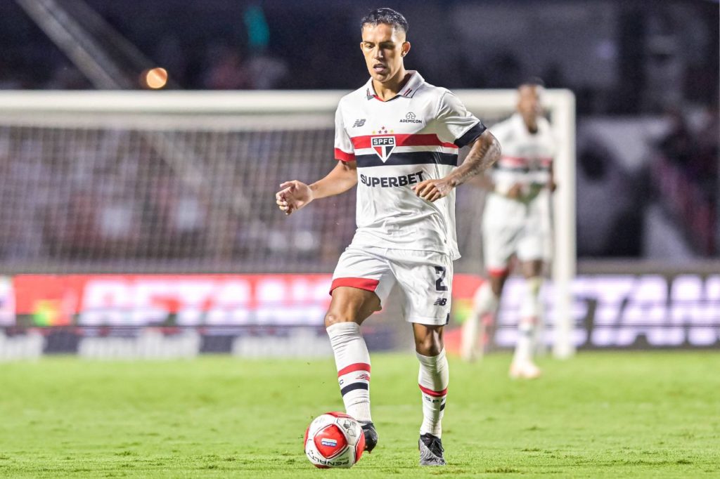 Igor-Vinícius-São-Paulo-jogo-imago1039654908h Lateral-direito Igor Vinícius em jogo do São Paulo
