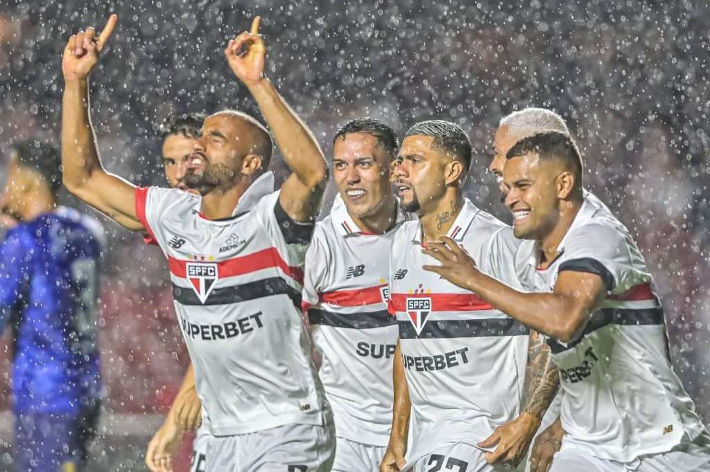 Lucas-São-Paulo-jogo-imago1039246354h Meia-atacante Lucas em jogo do São Paulo no Paulistão 2024