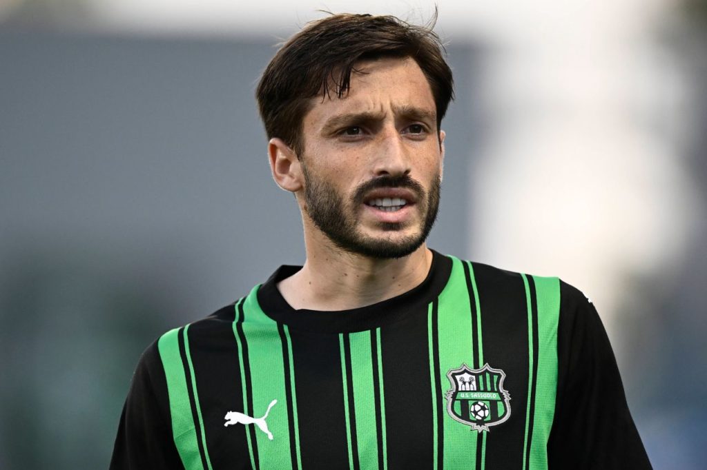 Matías-Viña-Sassuolo-jogo-imago1034022457h Lateral uruguaio Matías Viña em jogo pelo Sassuolo, da Itália