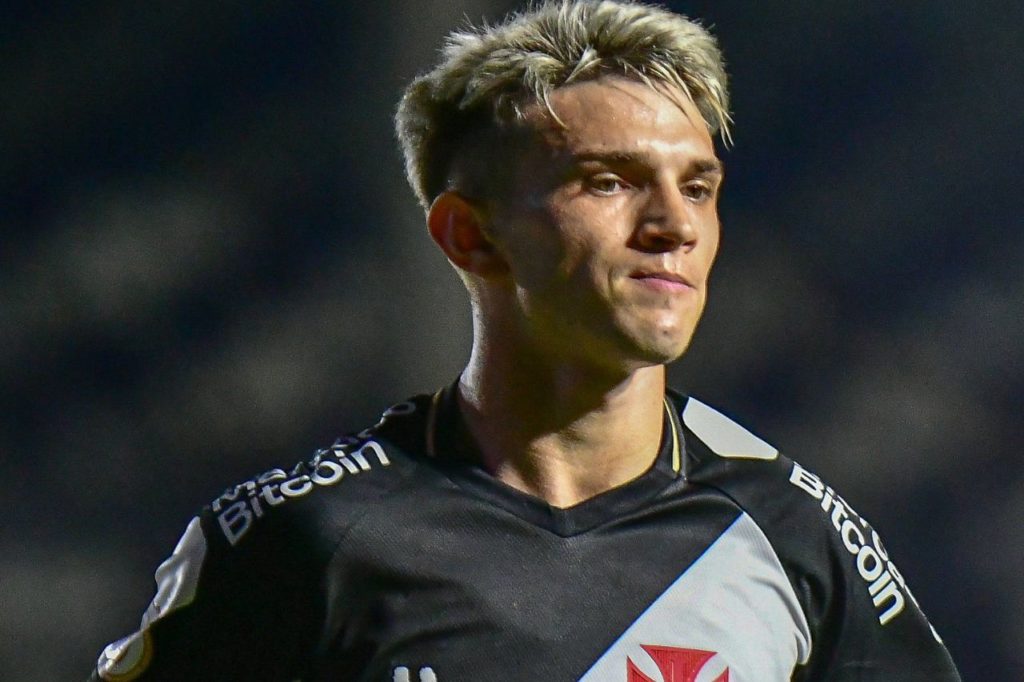 Orellano-Vasco-jogo-imago1032275904h Meia Orellano em jogo do Vasco da Gama