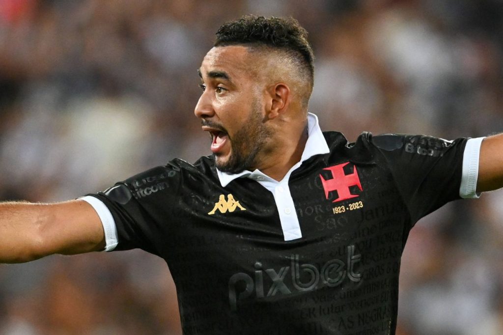 Payet-Vasco-gol-imago1034464492h O meia Dimitri Payet em ação pelo Vasco da Gama