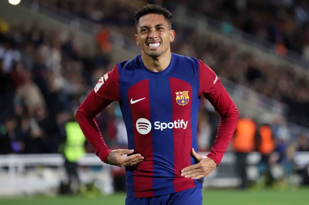 Raphinha-Barcelona-jogo-imago1038236377h Atacante brasileiro Raphinha em jogo do Barcelona