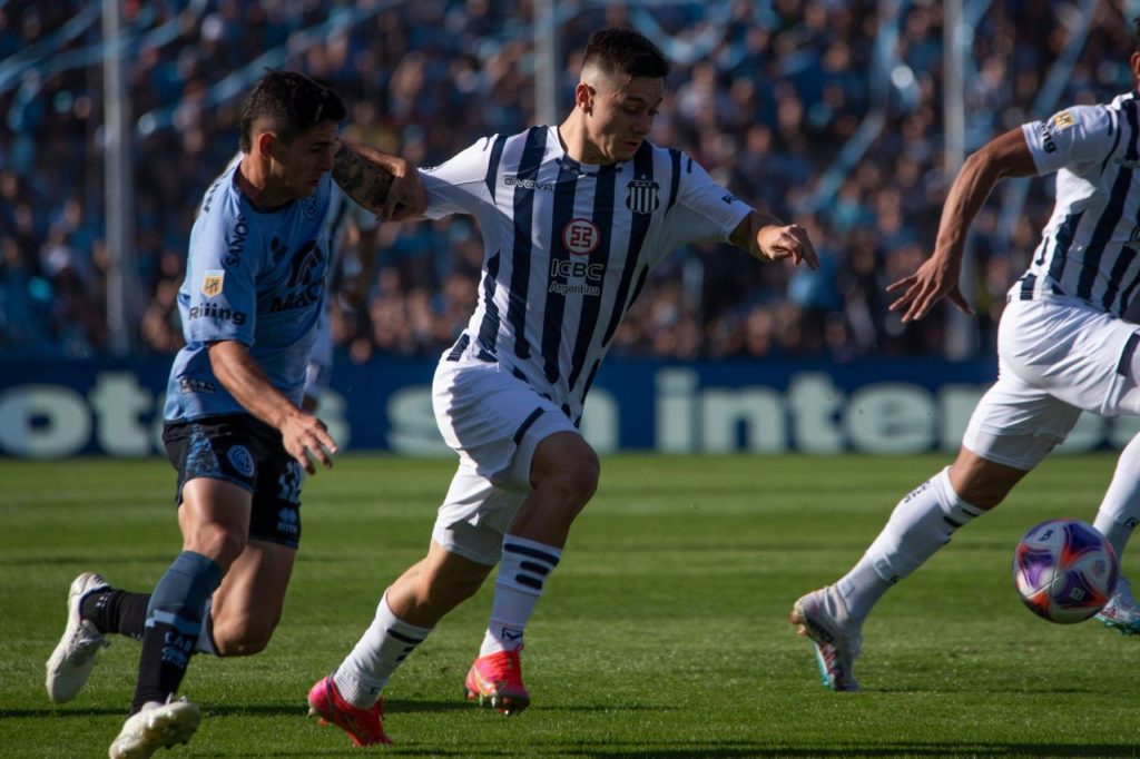 Rodrigo-Garro-Talleres-jogo-imago1030381277h Meia Rodrigo Garro, reforço do Corinthians, em jogo pelo Talleres, da Argentina