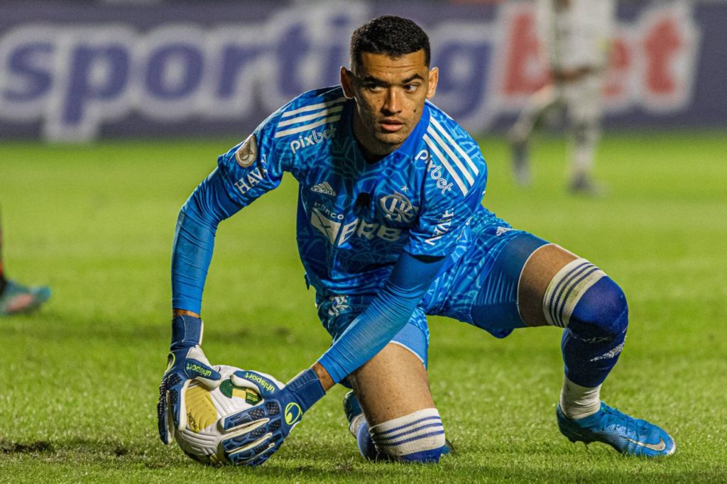 Santos-goleiro-Flamengo-jogo-imago1012941044h Goleiro Santos, que negocia com o Fortaleza, em ação pelo Flamengo