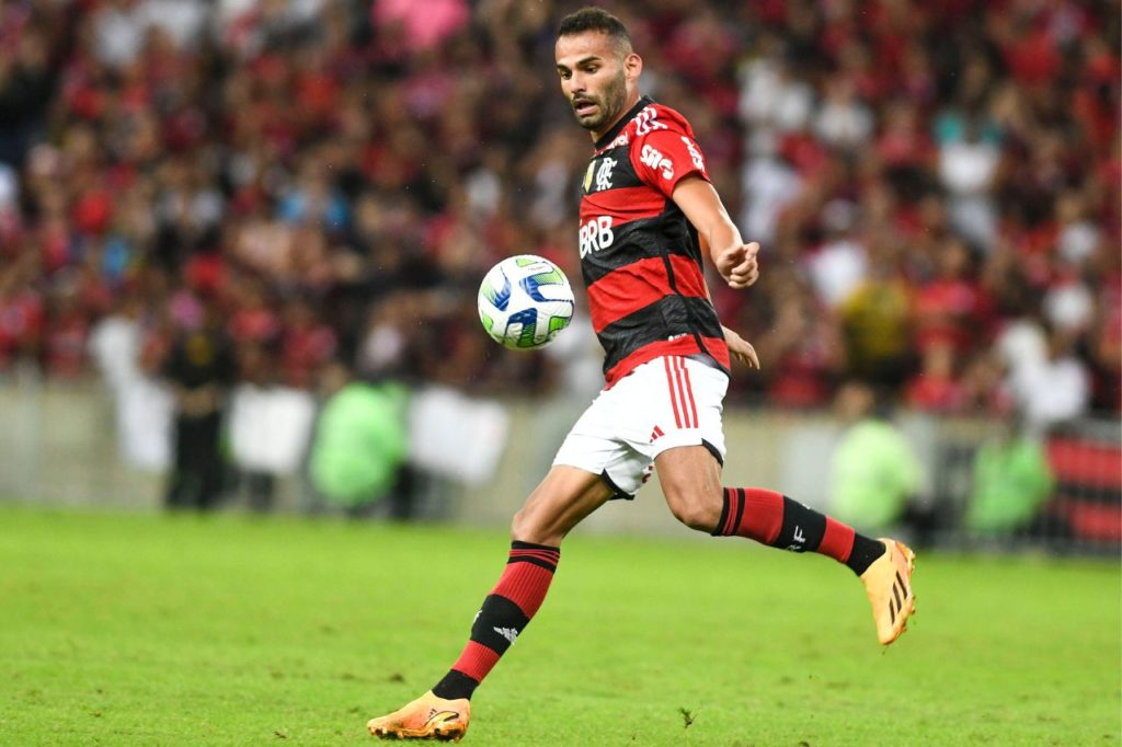 Thiago-Maia-volante-Flamengo-jogo-imago1031403607h Volante Thiago Maia em ação pelo Flamengo
