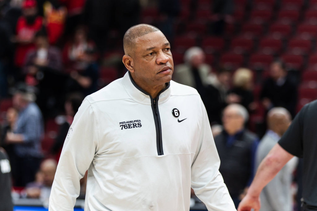 doc-rivers-pelo-76ers-imago1026340210 Doc Rivers, novo treinador do Milwaukee Bucks