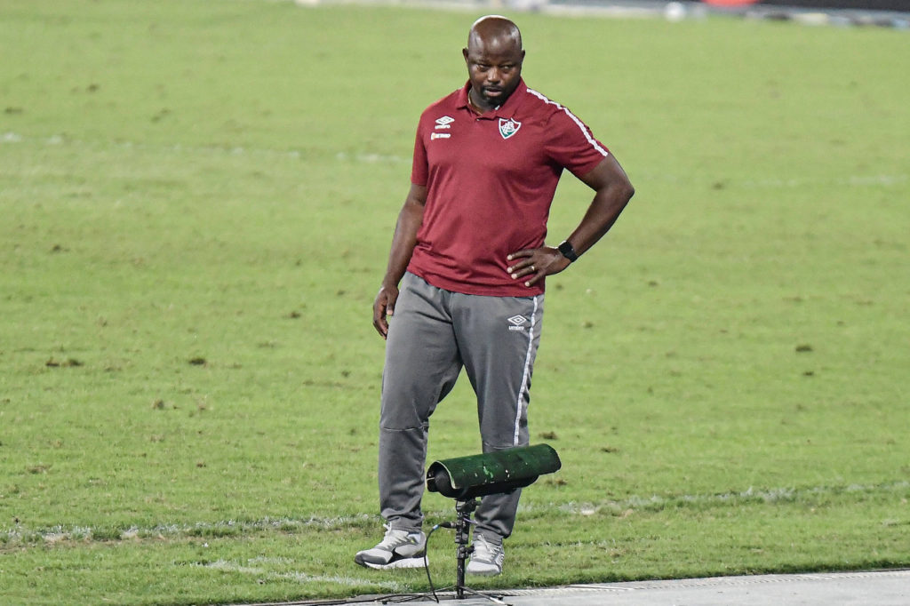 Marcão-Fluminense-Jogo-imago1014510270h Marcão, do Fluminense, observa o banco de reservas em um dos jogos da equipe.