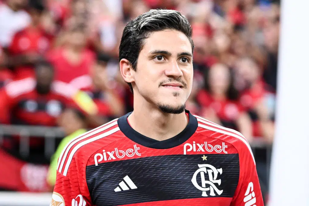 Pedro-Flamengo-Jogo-imago1036496320h Pedro, do Flamengo, observa as arquibancadas em um jogo do time na temporada.
