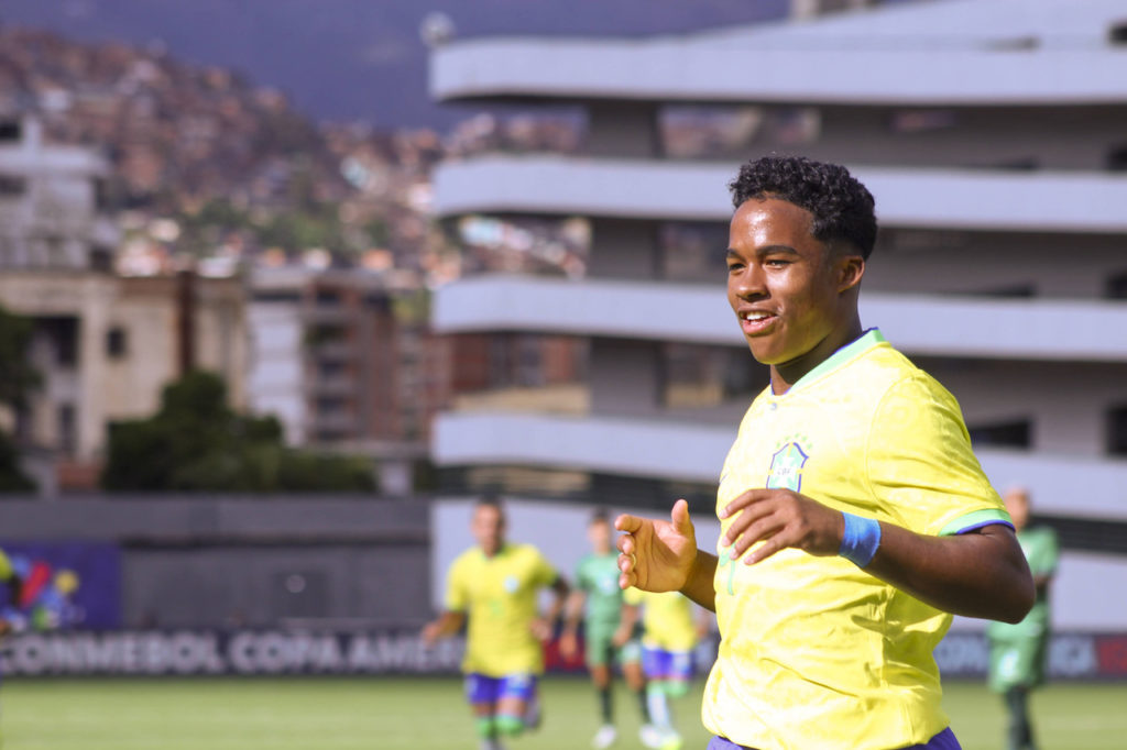Endrick-Brasil-Jogo-imago1039407783h Endrick, do Brasil, comemora o gol da vitória do Brasil sobre a Bolívia no Pré-Olímpico de Caracas.