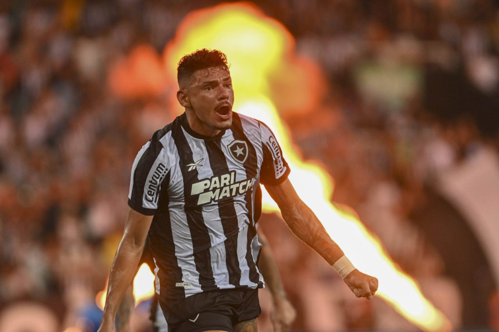 Tiquinho Soares, do Botafogo, comemora o gol marcado na rodada do Campeonato Carioca.