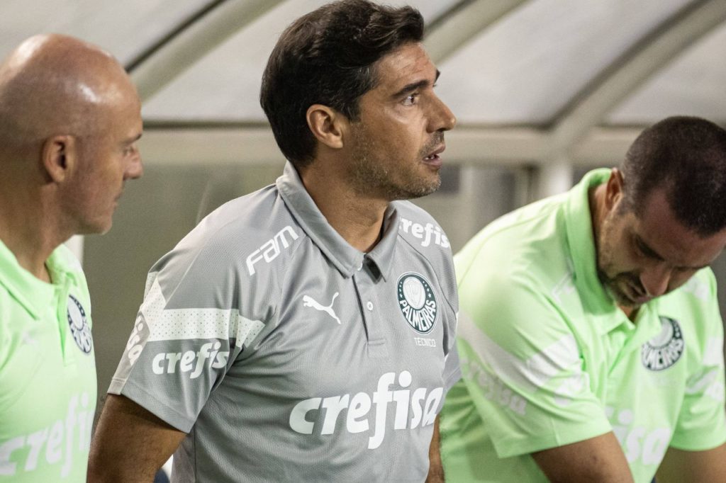 Abel-Ferreira-Palmeiras-técnico-imago1040265521h Técnico Abel Ferreira no banco de reservas do Palmeiras