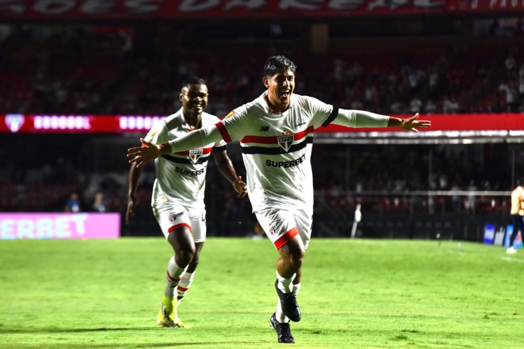 Alan-Franco-São-Paulo-gol-imago1040210090h Zagueiro Alan Franco comemora gol do São Paulo pelo Paulistão