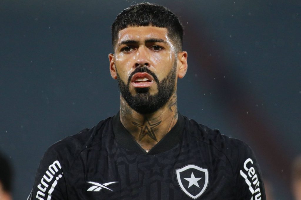 Alexander-Barboza-jogo-imago1040966021h Zagueiro Barboza em jogo do Botafogo na Libertadores