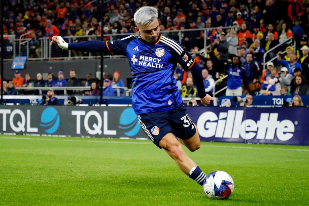 Atacante Álvaro Barreal jogando pelo Cincinnati FC, dos Estados Unidos