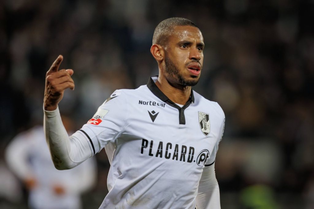 Atacante André Silva comemorando gol pelo Vitória de Guimarães, de Portugal