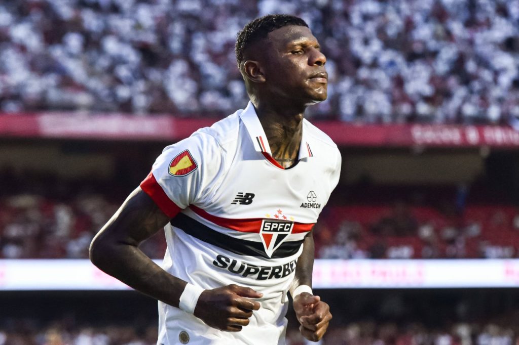 Arboleda deve ser a novidade do São Paulo para o clássico