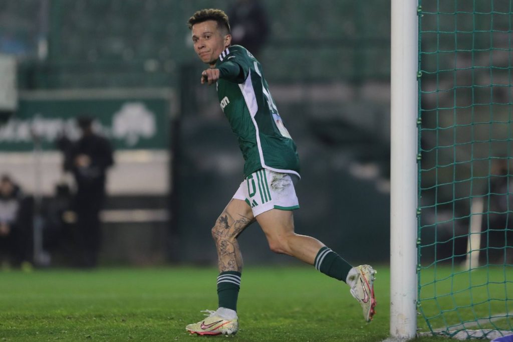 Bernard-Panathinaikos-gol-imago1040053026h Atacante Bernard comemora gol pelo Panathinaikos, da Grécia