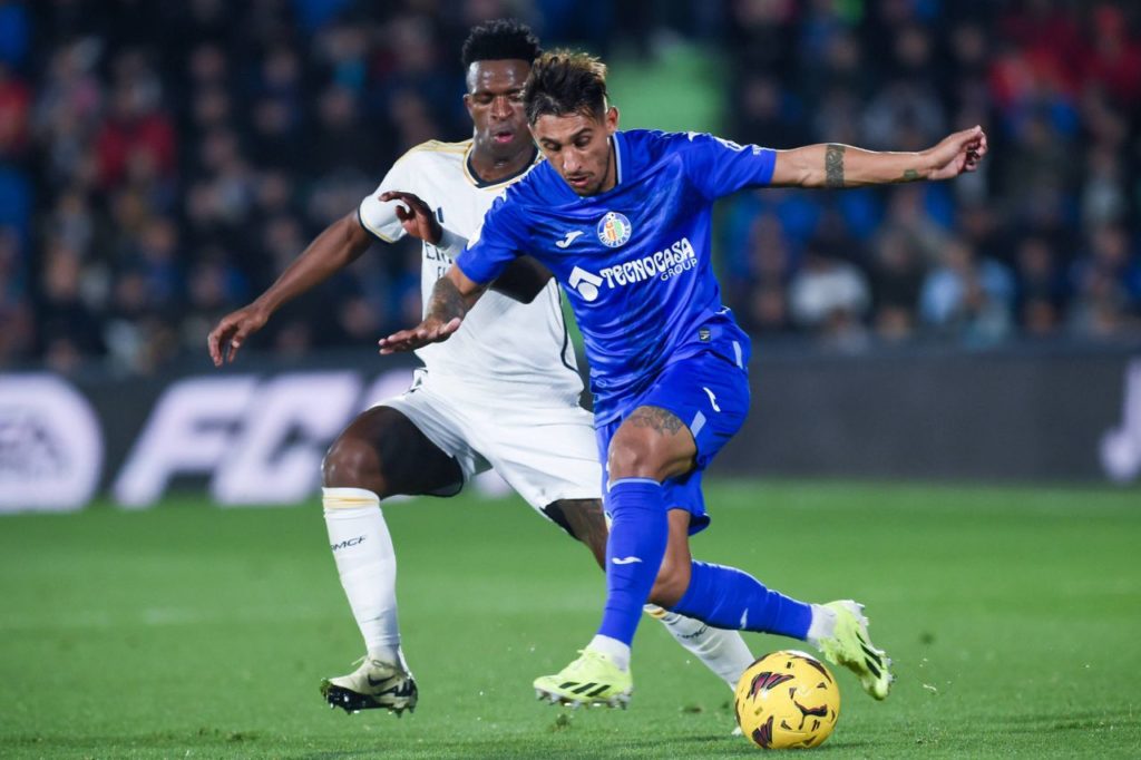 Damian-Suarez-Getafe-jogo-imago1039922824h Lateral-direito Damián Suárez jogando pelo Getafe na LaLiga