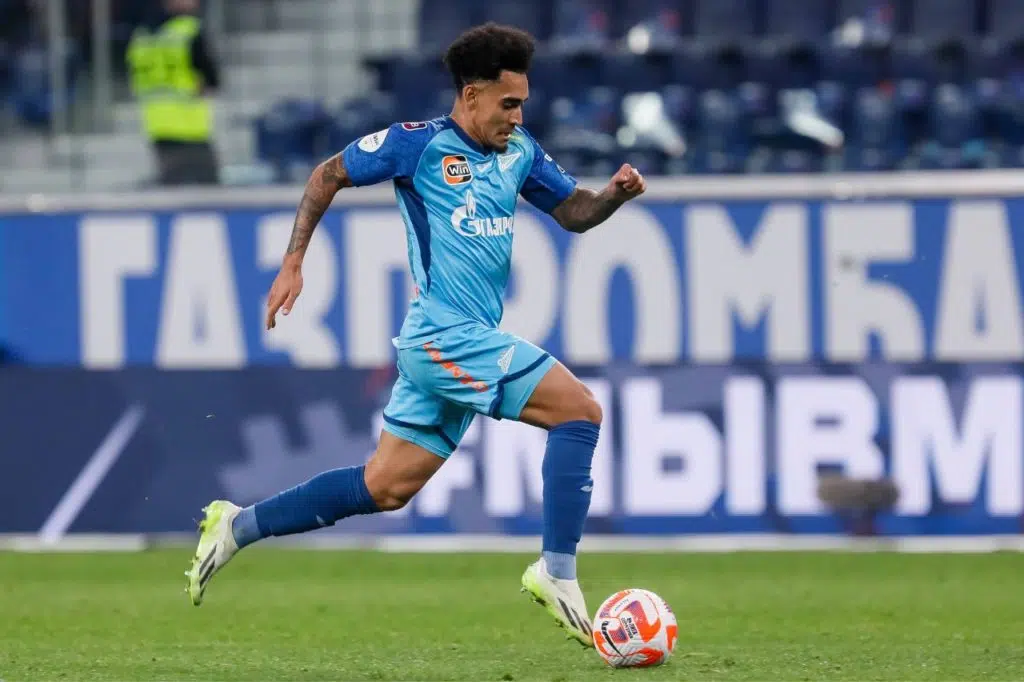 Du-Queiroz-Zenit-jogo-imago1036329087h Volante Du Queiroz em ação pelo Zenit, da Rússia