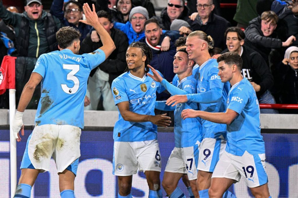 Foden-Manchester-City-gol-imago1040102470h Phil Foden comemora com Haaland e outros jogadores na vitória do Manchester City