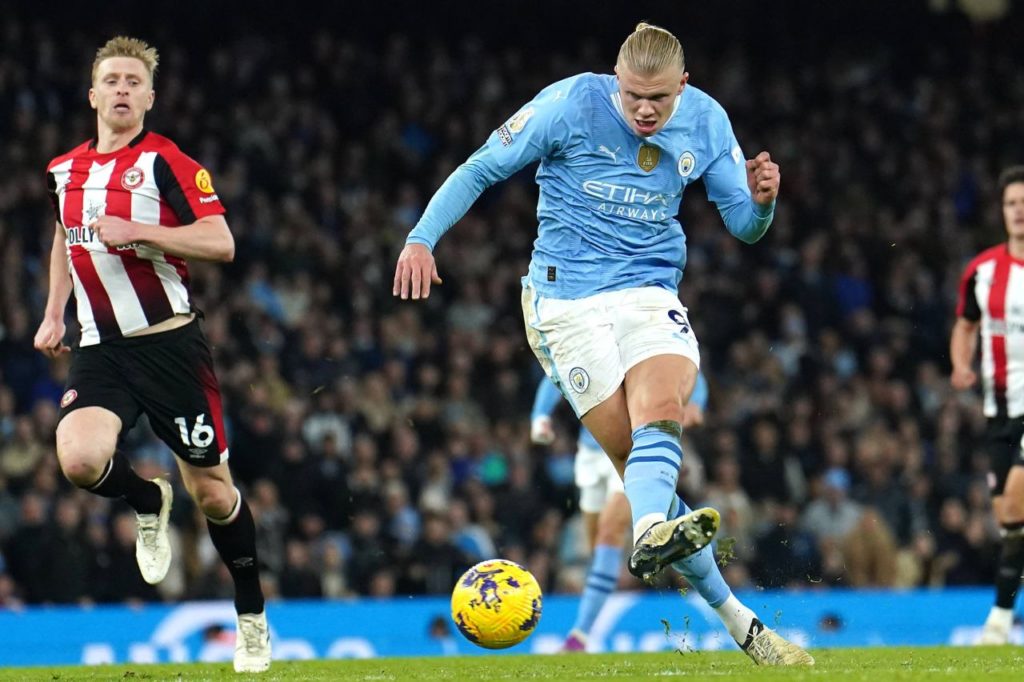Haaland-Manchester-City-gol-imago1040858245h Haaland marcando o gol da vitória do Manchester City sobre o Brentford no Campeonato Inglês