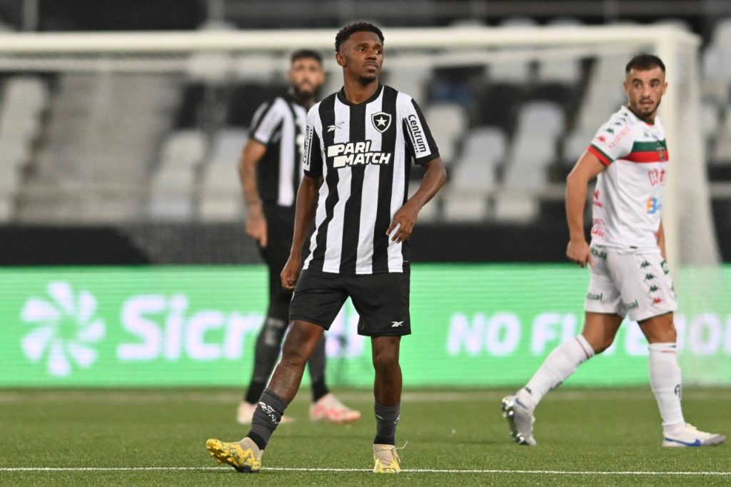 Jeffinho-Botafogo-imago1039815035h Atacante Jeffinho em jogo do Botafogo