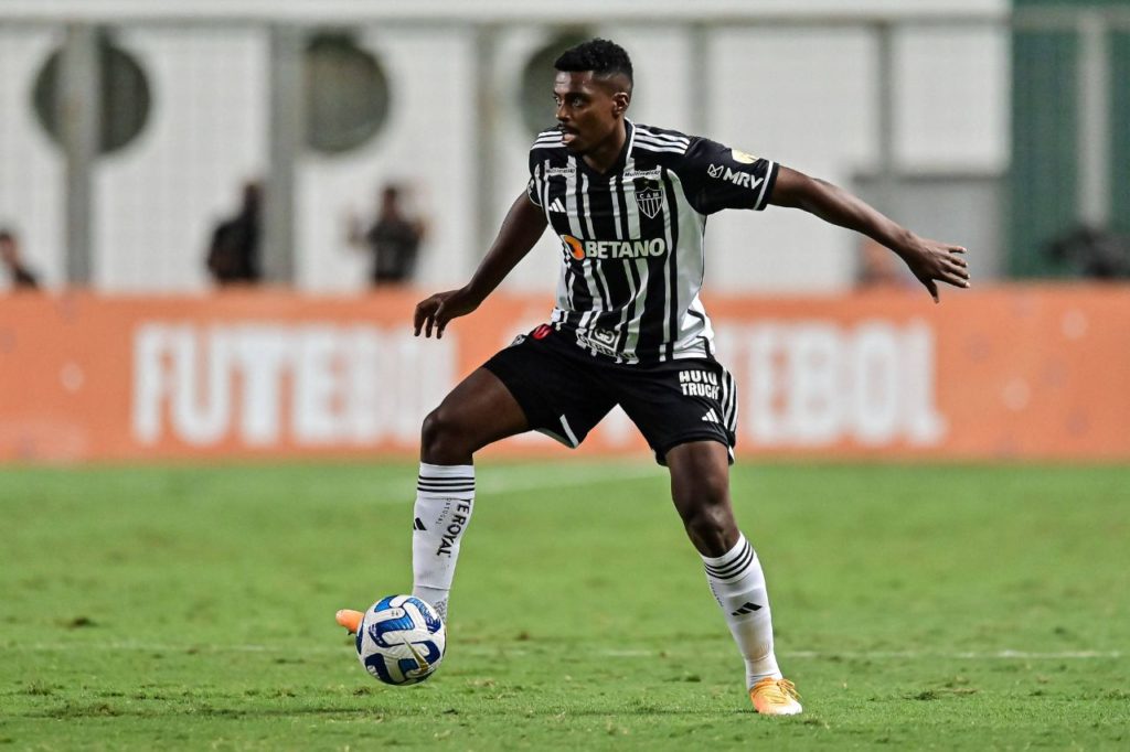 Zagueiro Jemerson em ação pelo Atlético Mineiro