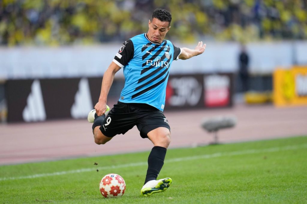 Leandro-Damião-jogo-Kawasaki-Frontale-imago1037885078h Atacante Leandro Damião jogando no Kawasaki Frontale, do Japão