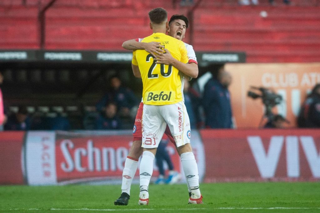 Defensor Lucas Villalba em jogo do Argentinos Juniors